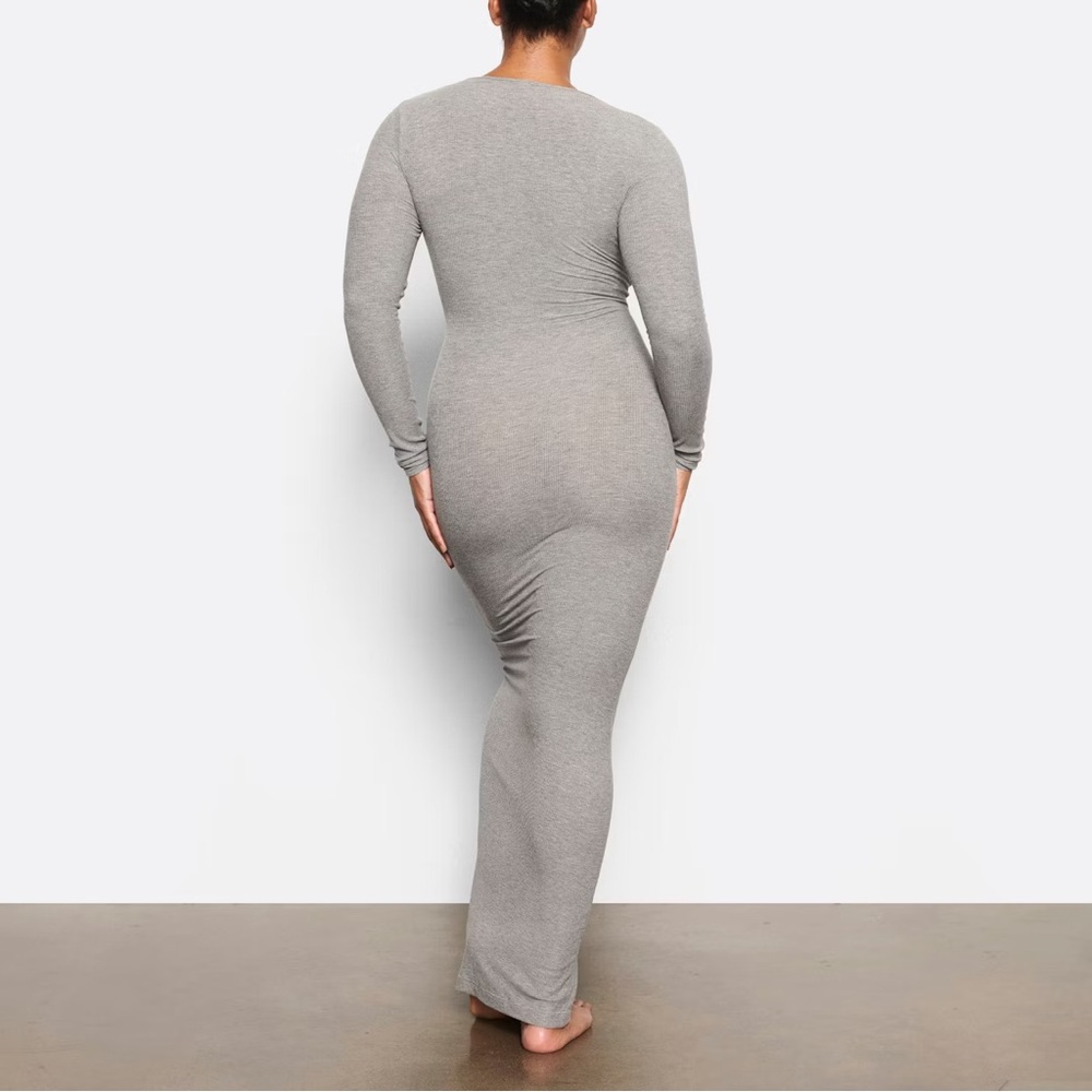 SKIMS Grey Long Sleeve Soft Lounge Maxi Dress - Picture 3 of 7